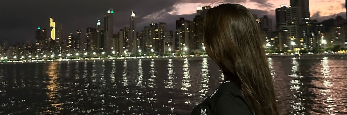 BrisaNavia's profile banner image