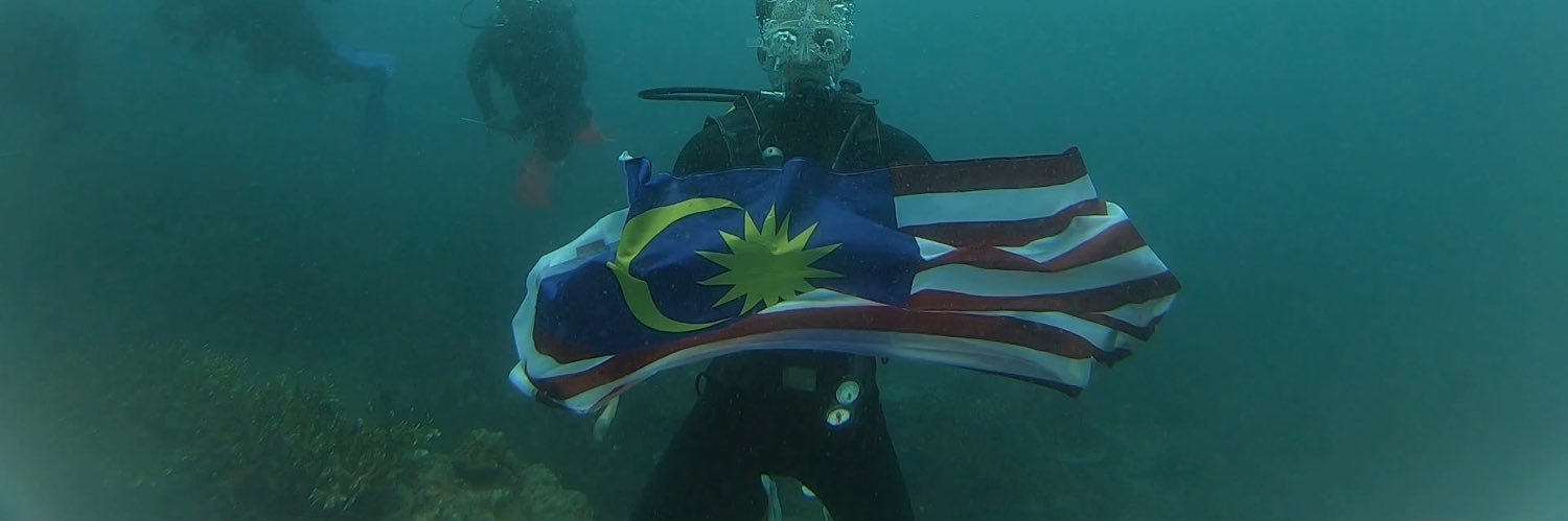 Aziziyusrii's profile banner image