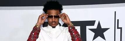 RoseMykeal's profile banner image