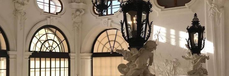 𝑀𝑖𝑟𝑖𝑎 𝑒𝑛 𝑝𝑎𝑢𝑠𝑎 banner