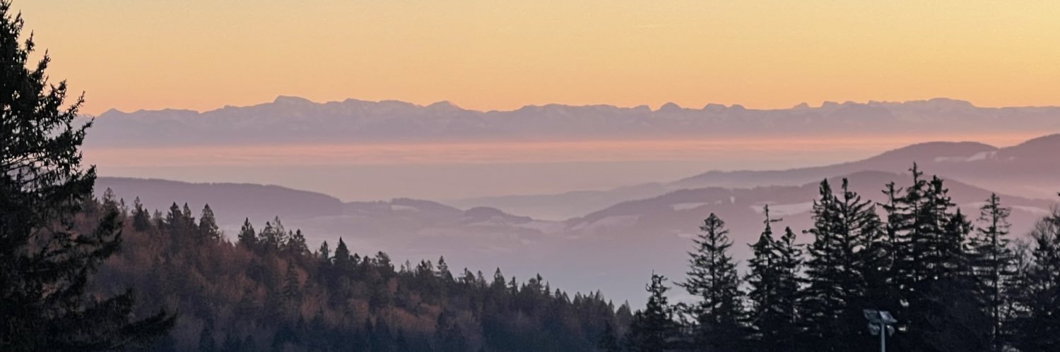 O_Y_7's profile banner image