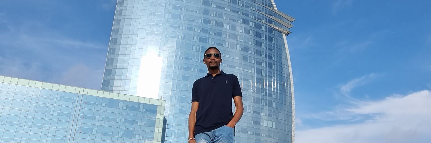 RMandela_M's profile banner image