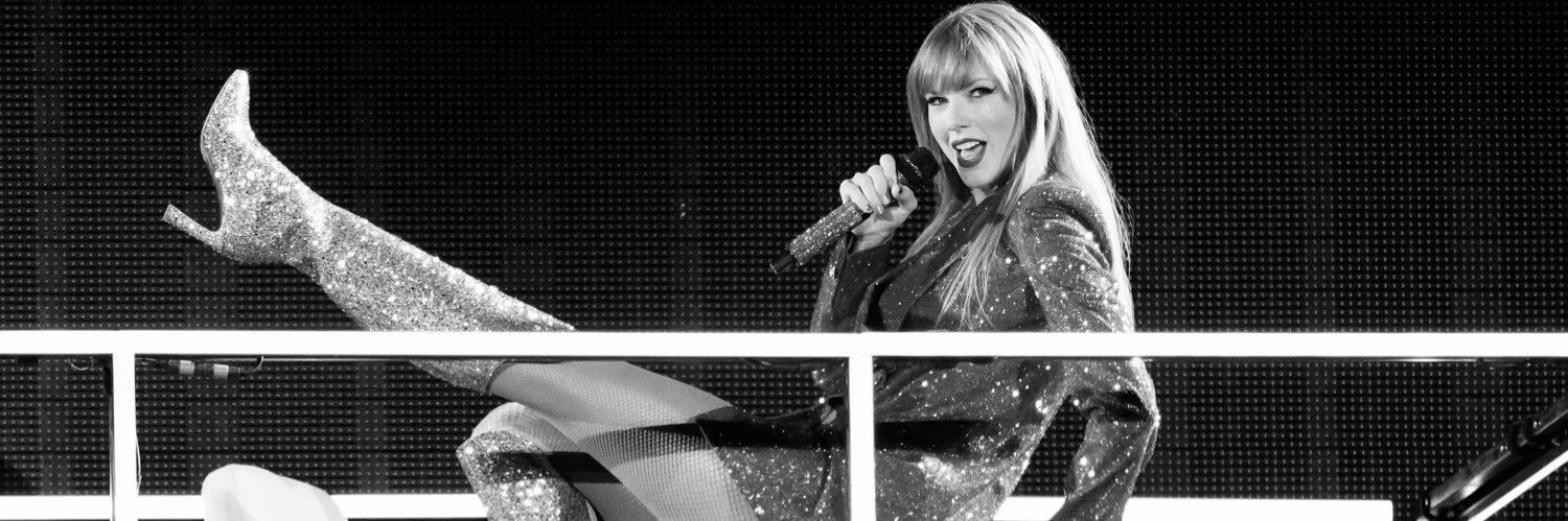 🧣britney🧣 banner