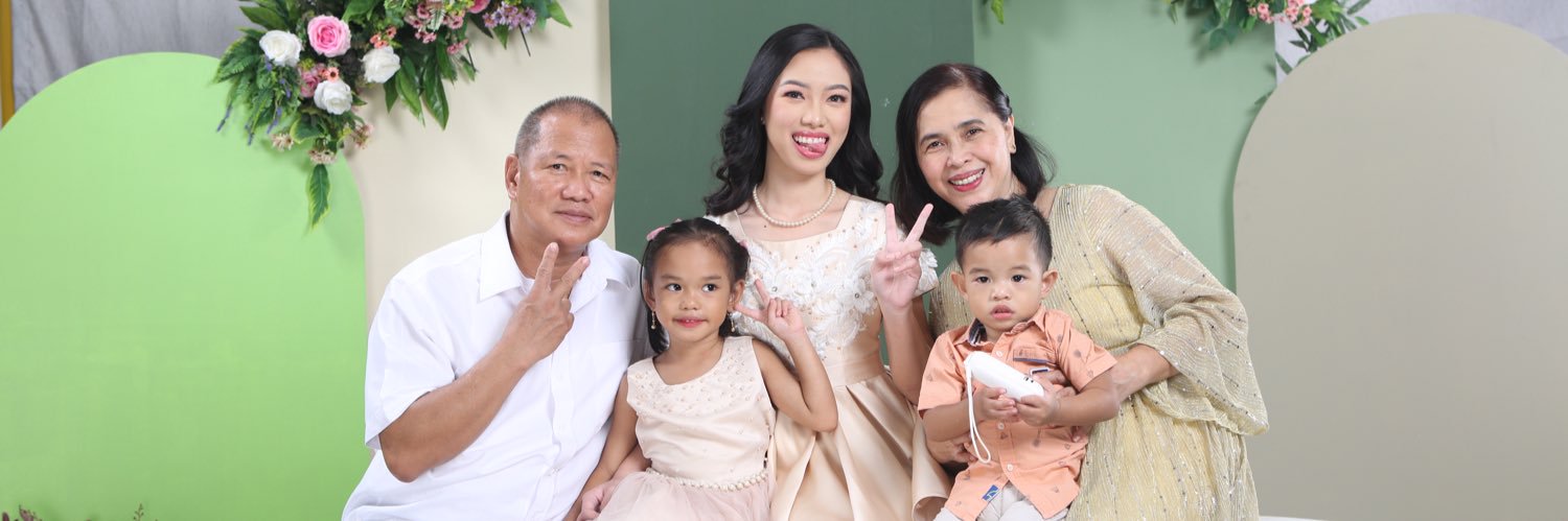annelorrainlu's profile banner image