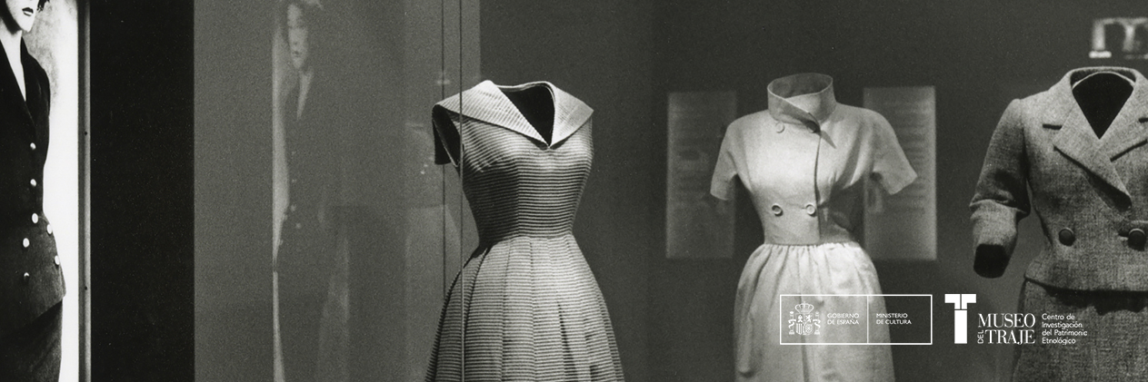 Museo del Traje, Madrid's banner