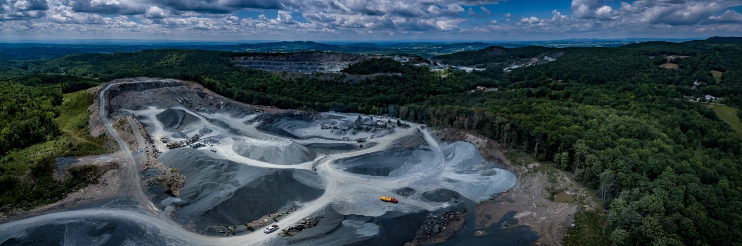 Valente’s Rocks banner