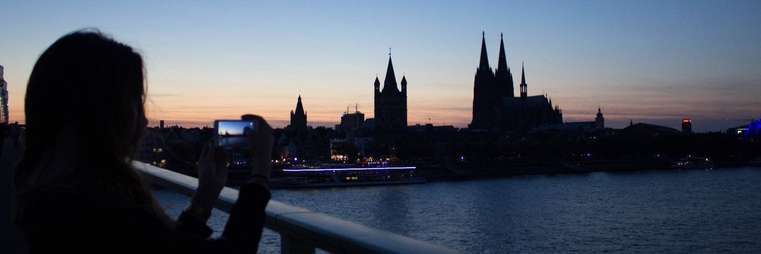 EmmaFastLife's profile banner image