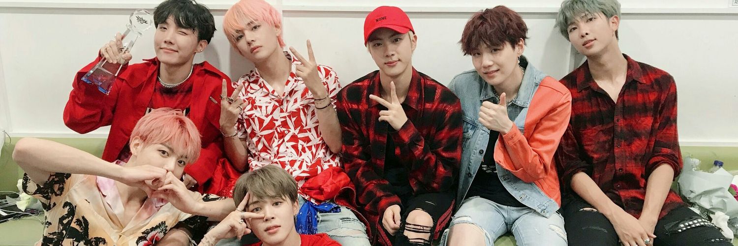 JhunnHee's profile banner image