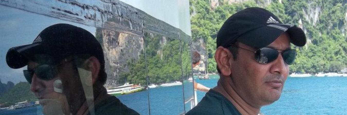 akharam's profile banner image