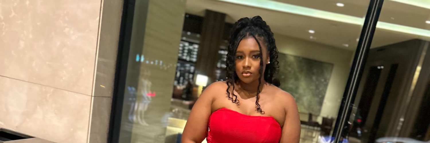 unique_monyae's profile banner image