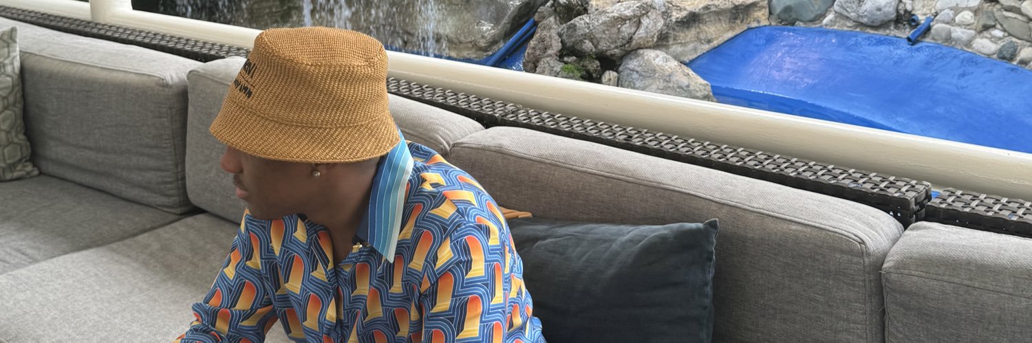 LuxxNovaa's profile banner image