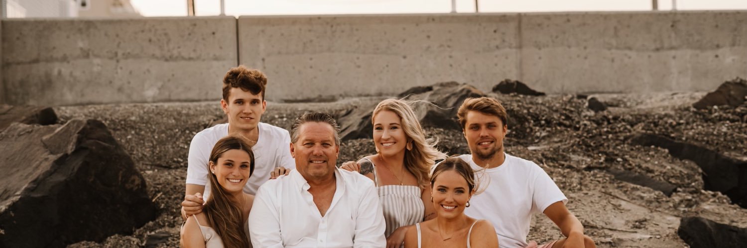 erintomess's profile banner image