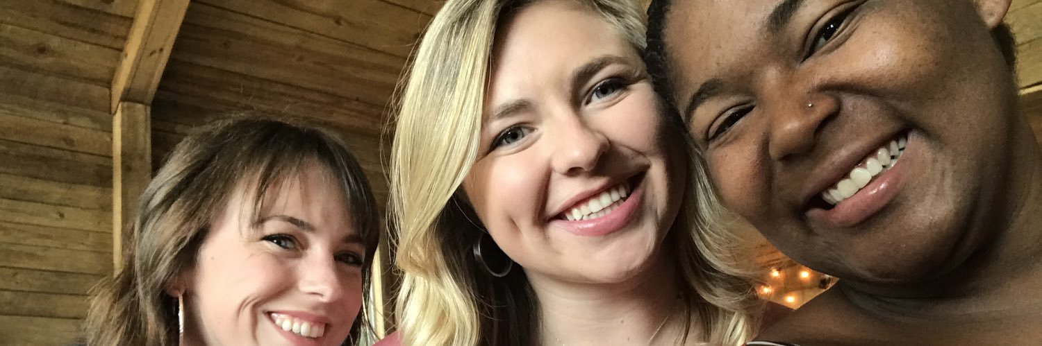 caitlynnsmall's profile banner image