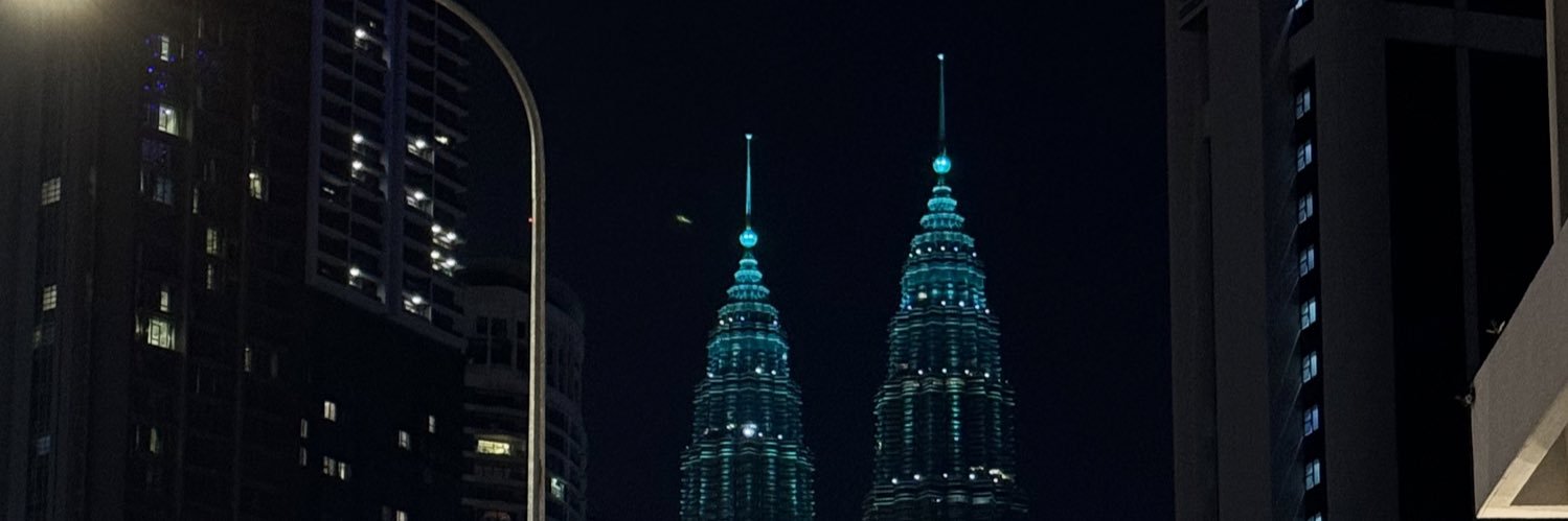 يانيس banner