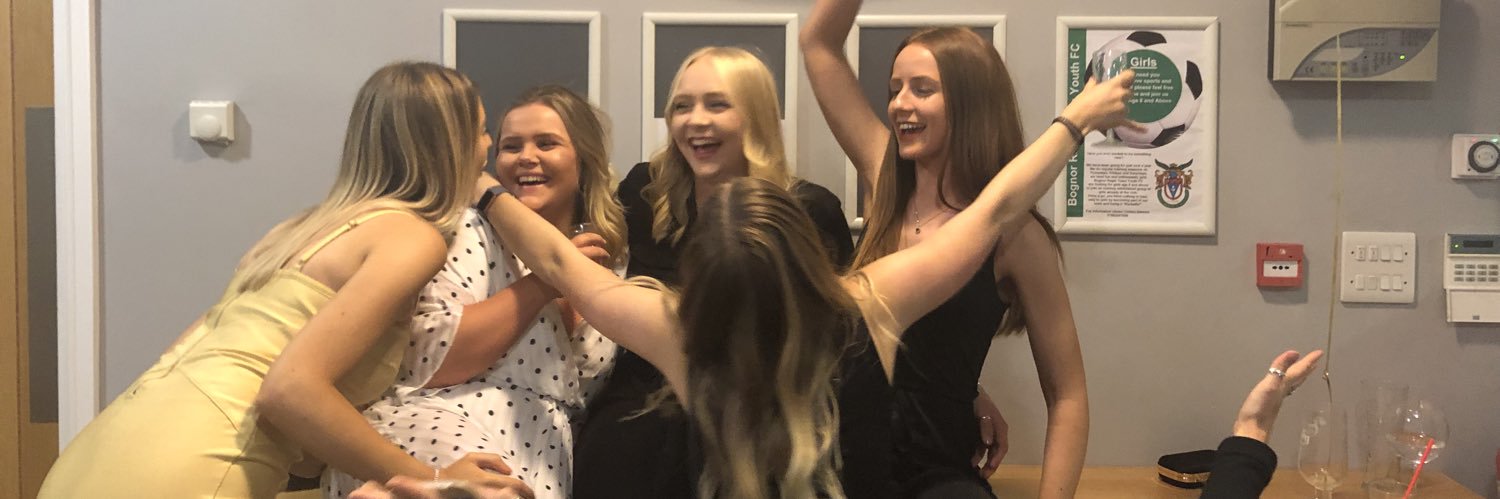 chloeleach_'s profile banner image