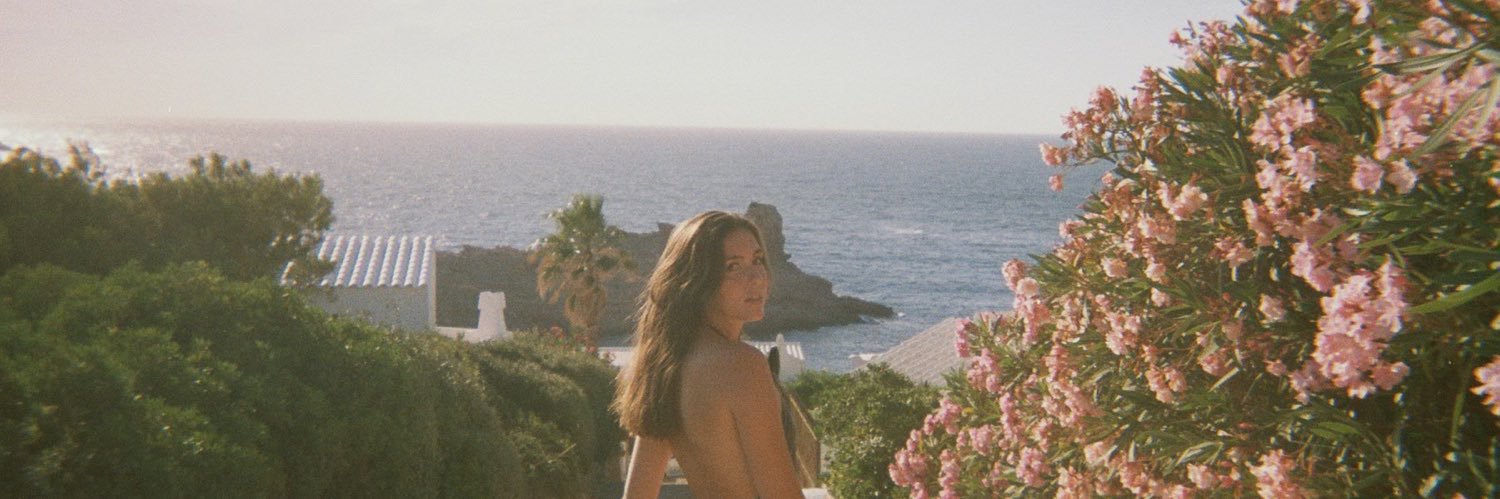 marie_parat's profile banner image