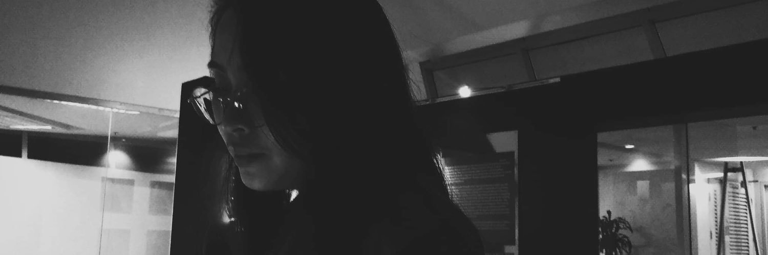 theeunlois's profile banner image