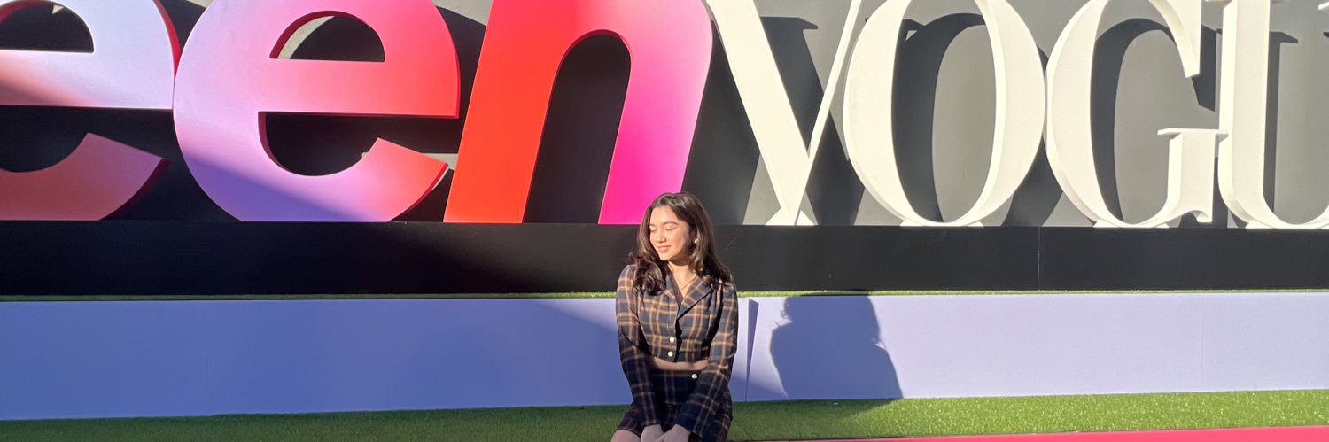RealJuliaG's profile banner image