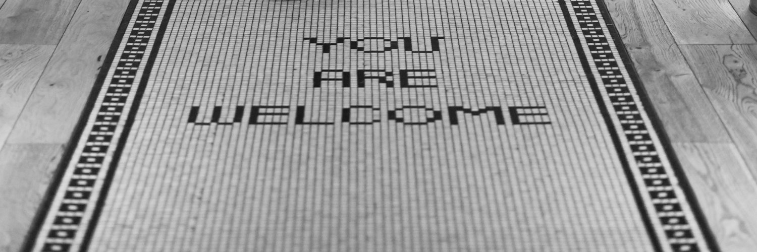 Angela Vasquez-Giroux 💅🏼 banner