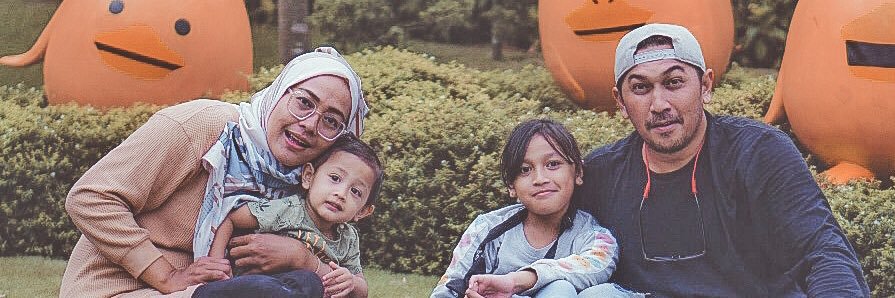 bangmoma's profile banner image