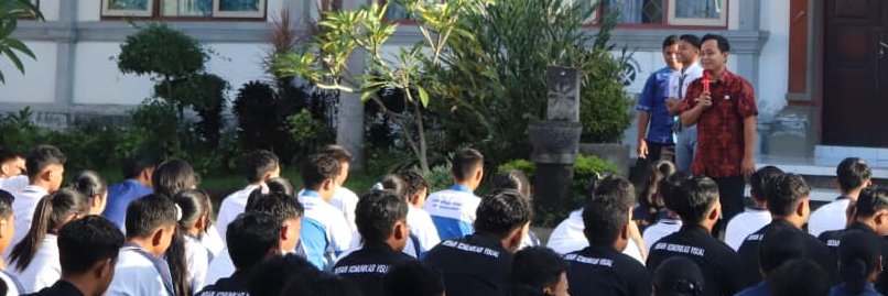 lekmuhlis's profile banner image
