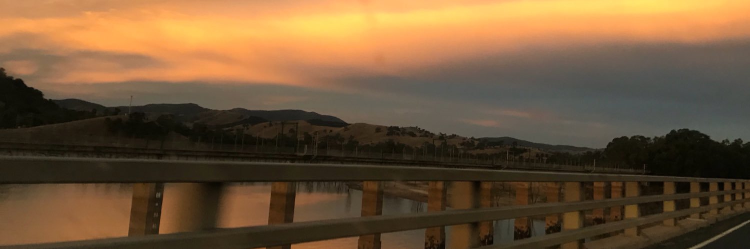 beezzh's profile banner image
