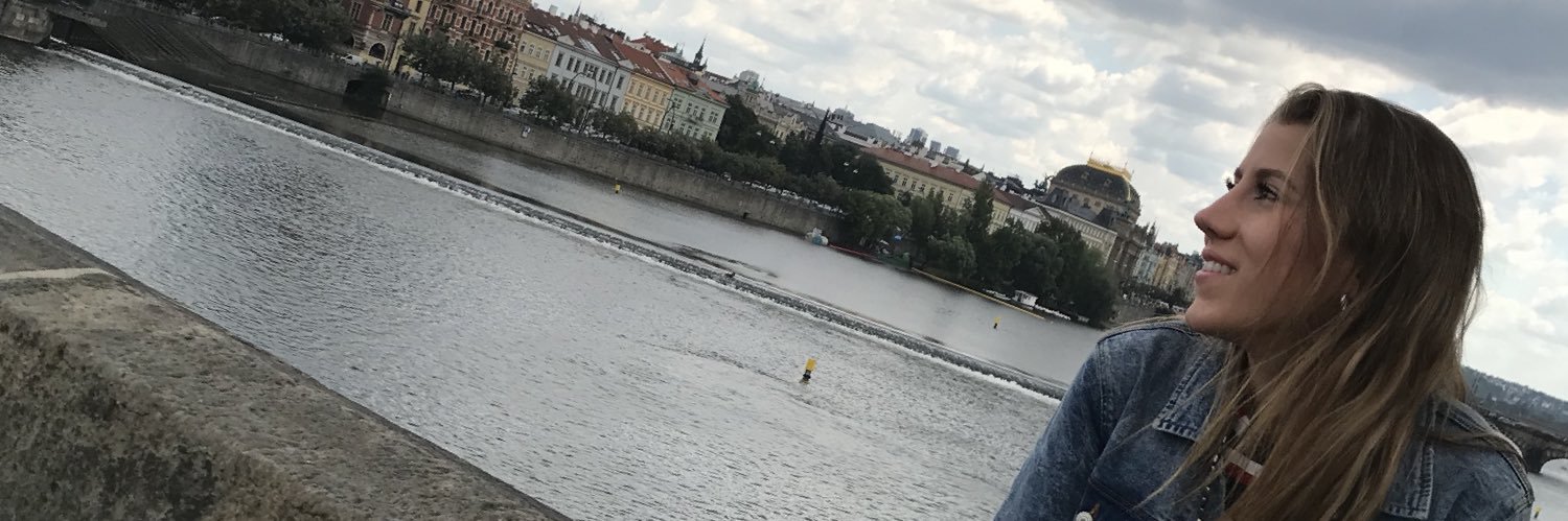 Mariana_hr's profile banner image