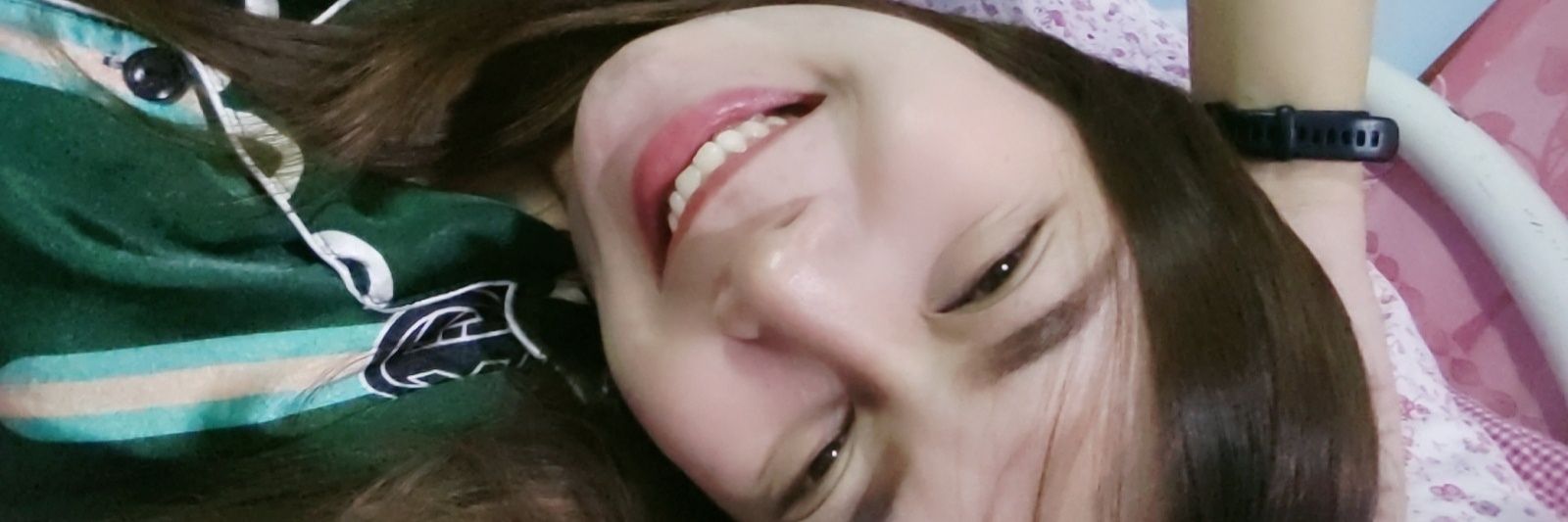 evepakdee's profile banner image