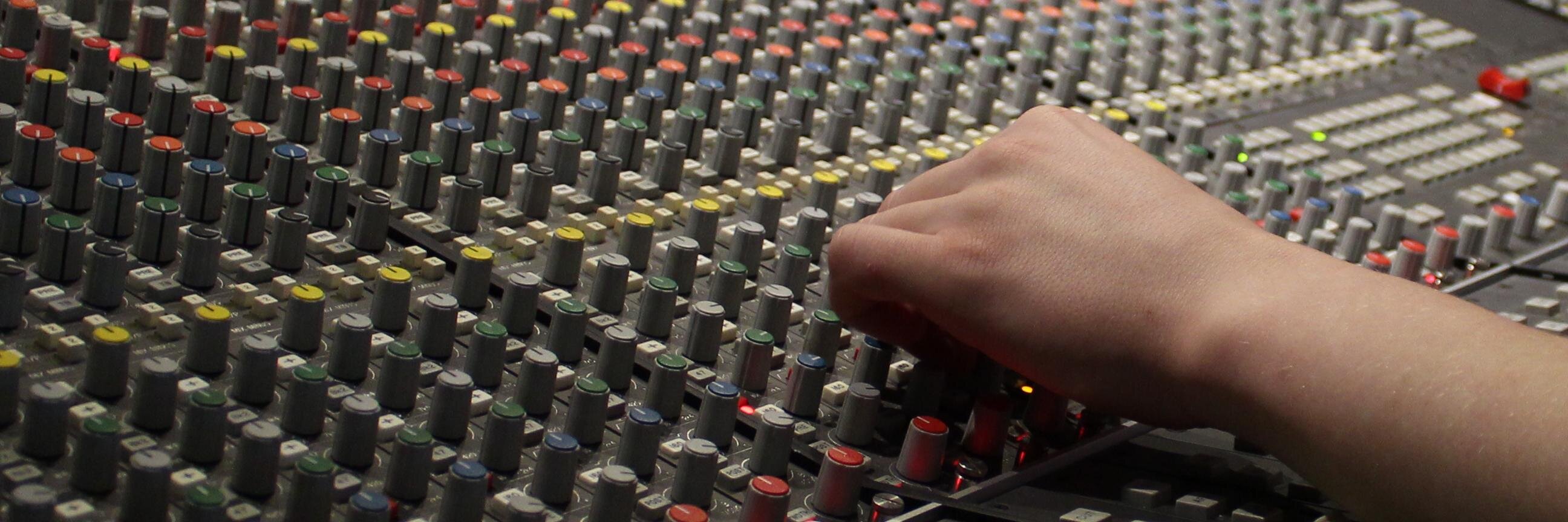 Harri Chambers banner