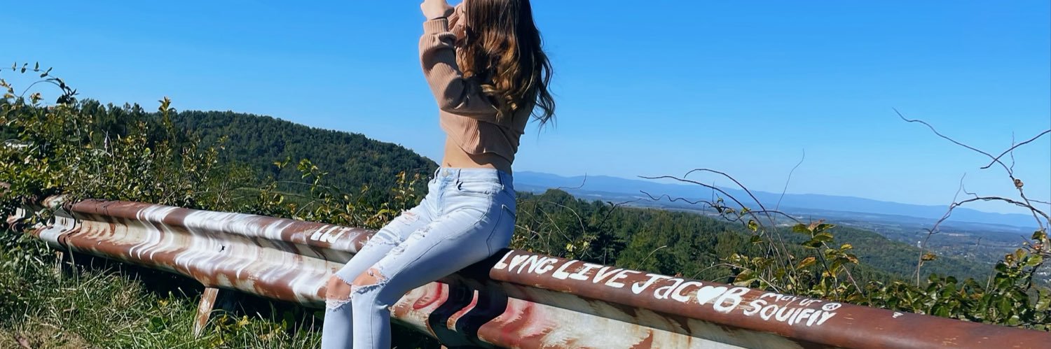 kenzieeeb's profile banner image
