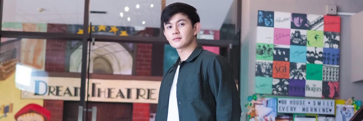 prapunphop's profile banner image