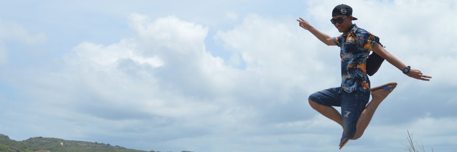deennndy's profile banner image