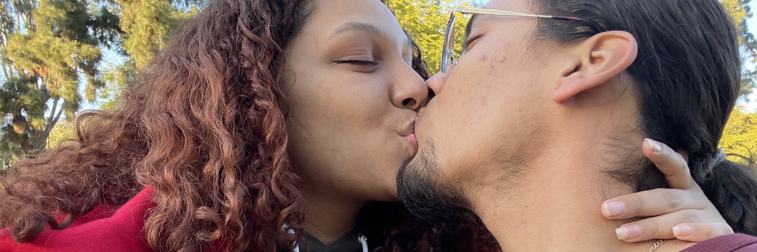 essntialsxx's profile banner image