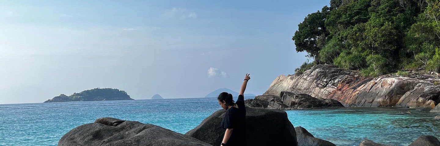 elfira_hamdan's profile banner image