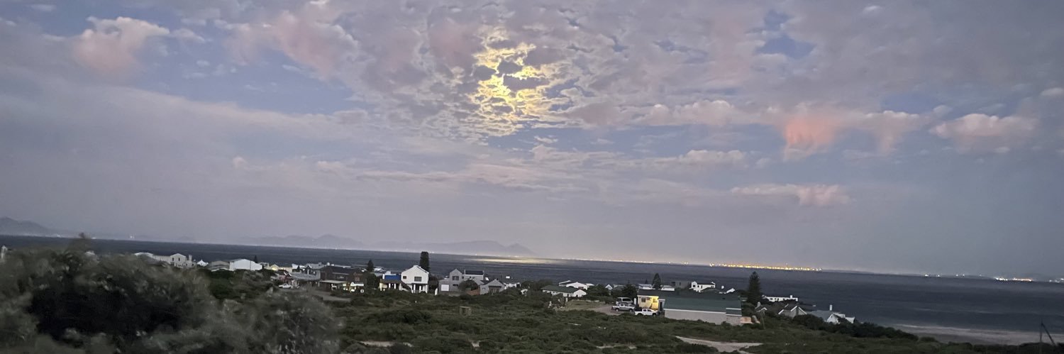 StephenLintott's profile banner image