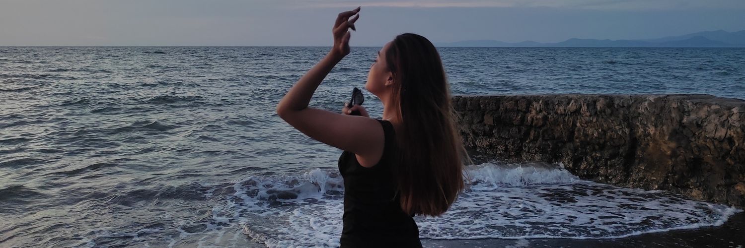 leyugh's profile banner image