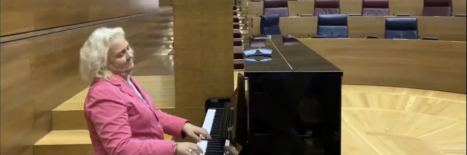 María José Ferrer San Segundo banner