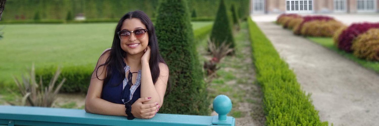 MayraB97's profile banner image