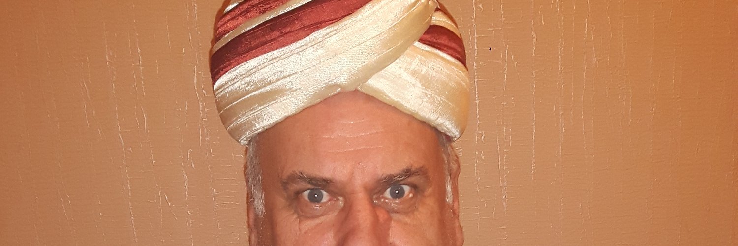 sarainis's profile banner image