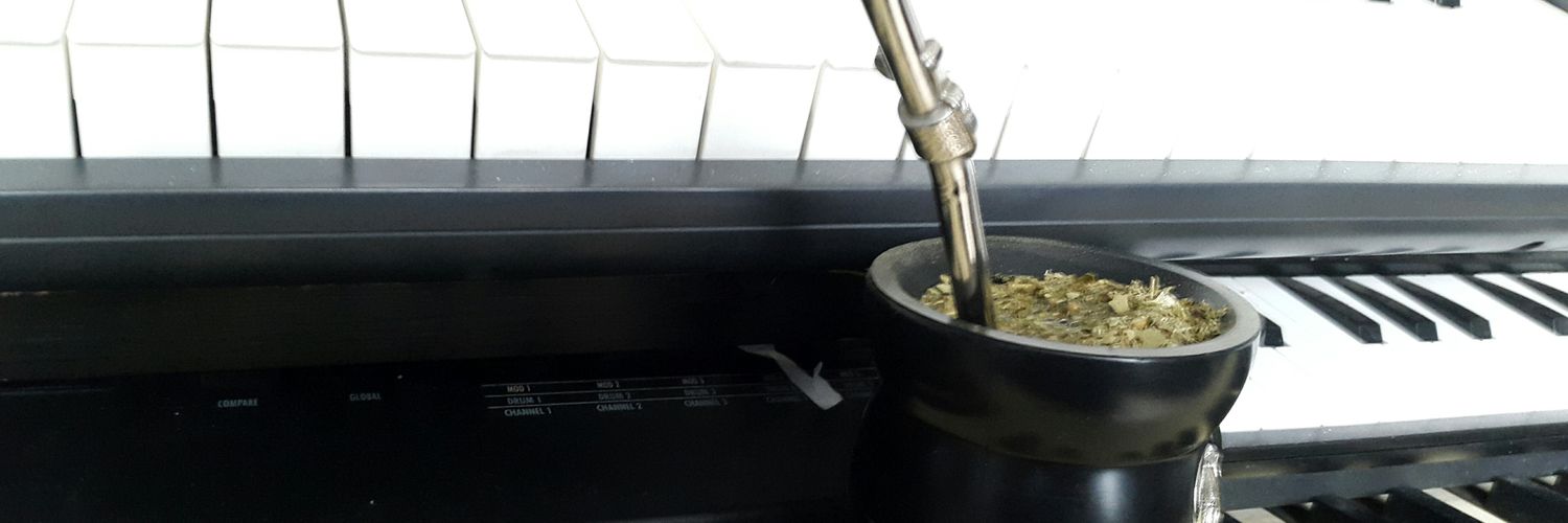 danielsais's profile banner image