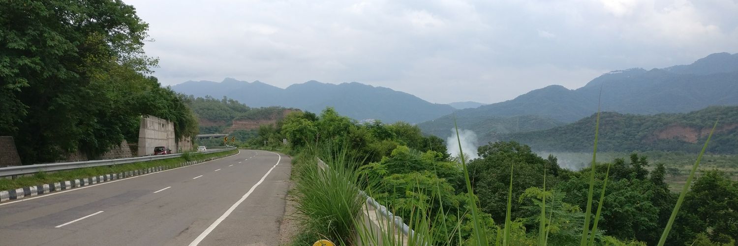 karan_manoj's profile banner image
