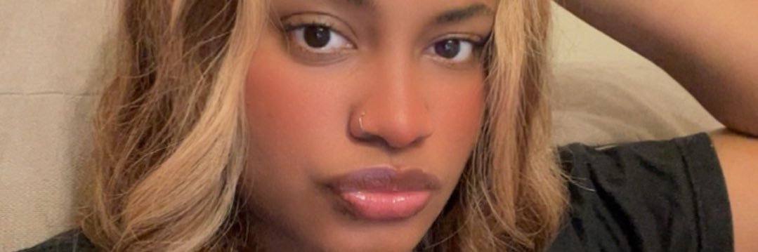 RossandraaErika's profile banner image