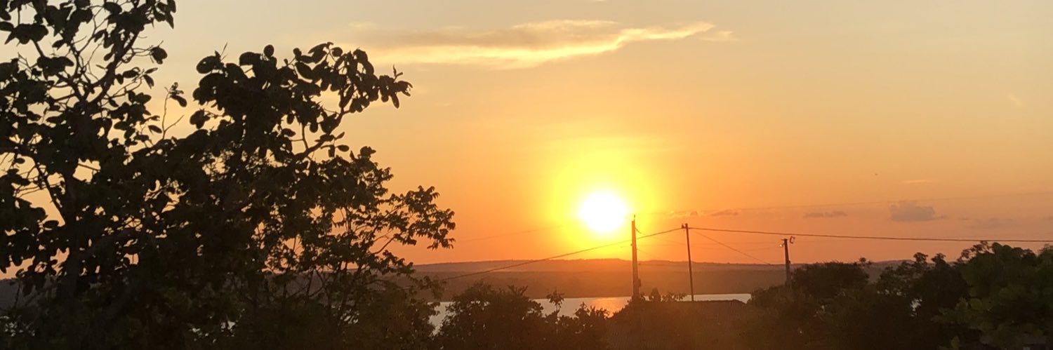 sarabeelo's profile banner image