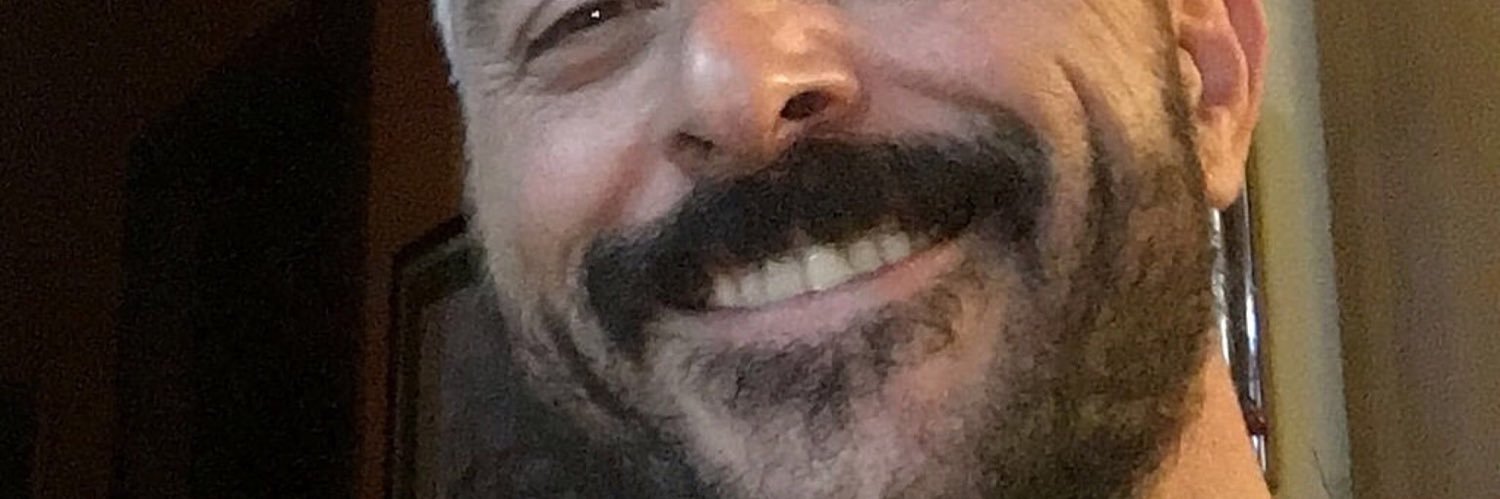 albertoind's profile banner image