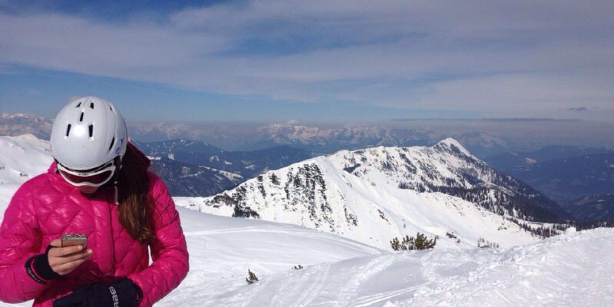 evi meewisse banner