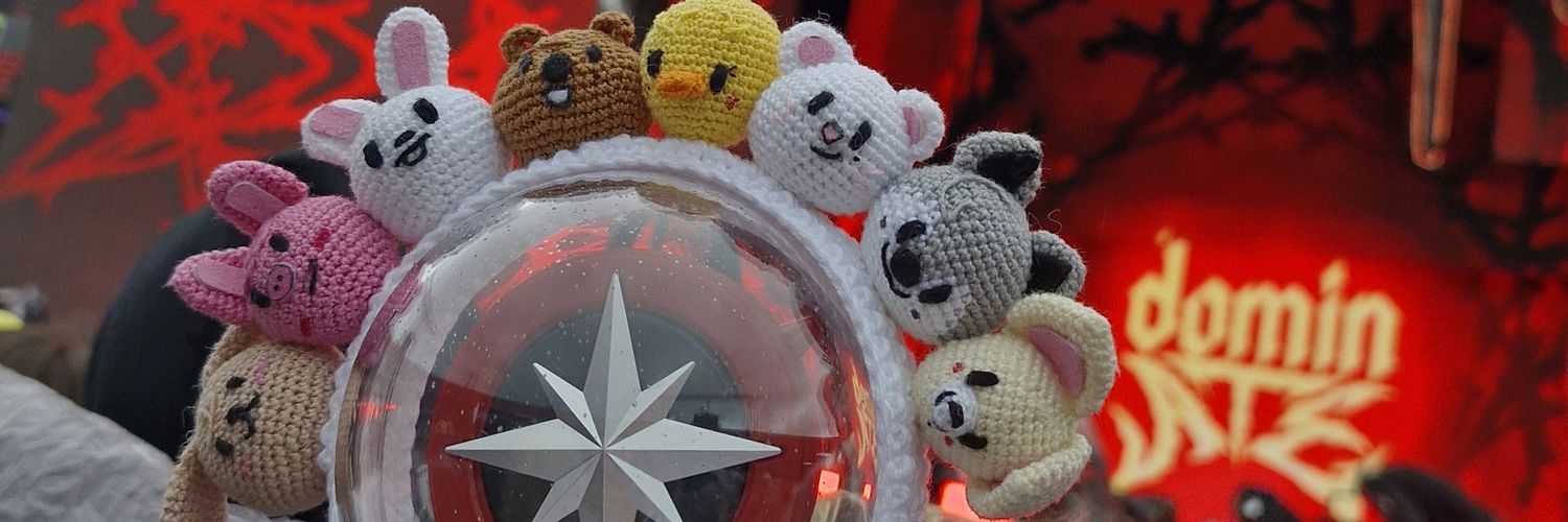 foxyz05's profile banner image