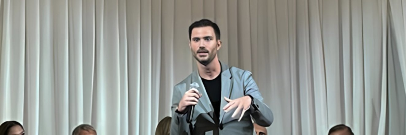 Max Martínez banner