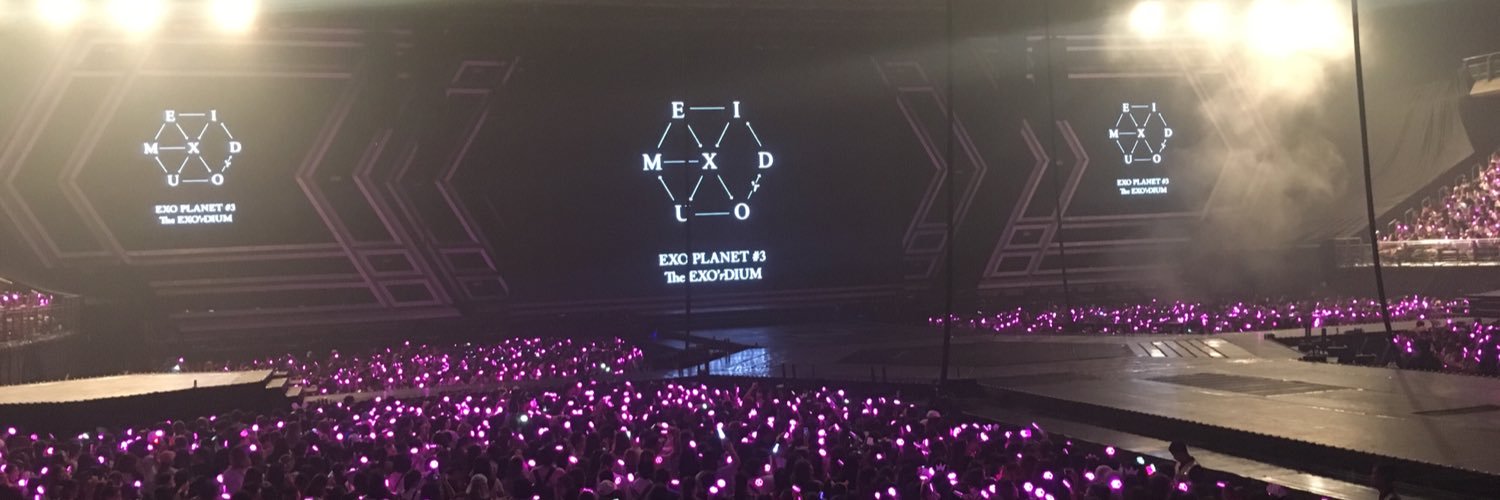 Cheezy_chic's profile banner image