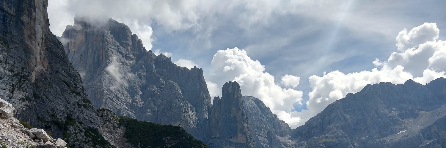 zwart_i's profile banner image
