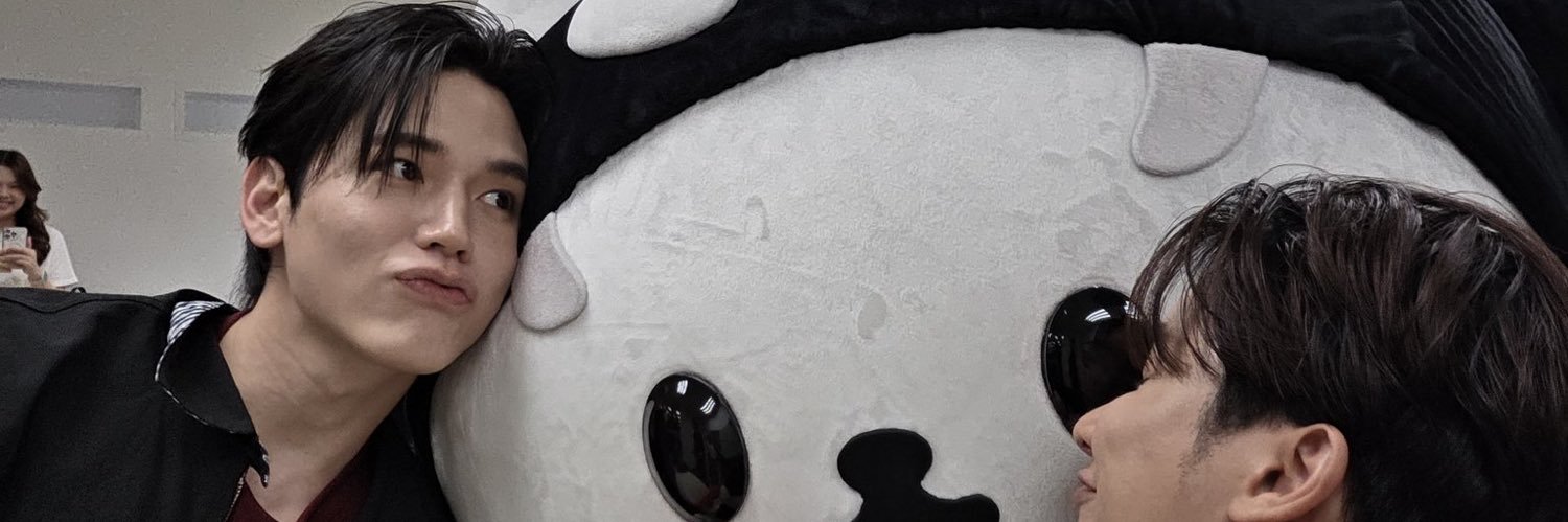 mmewwm_'s profile banner image